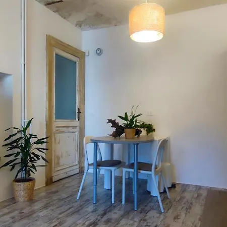 Daire Behind Duomo - Design In Centro Con Parcheggio Disponibile *