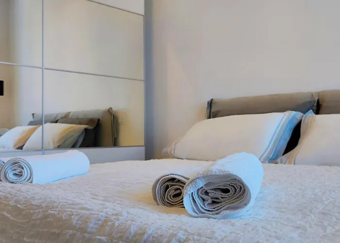 شقة Behind Duomo - Design In Centro Con Parcheggio Disponibile