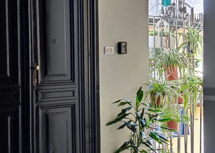 Appartamento Behind Duomo- Completo Con Parcheggio *