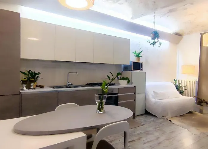 Behind Duomo - Design In Centro Con Parcheggio Disponibile تورينو