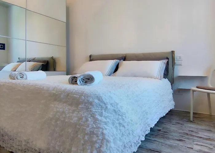 Behind Duomo - Design In Centro Con Parcheggio Disponibile * تورينو