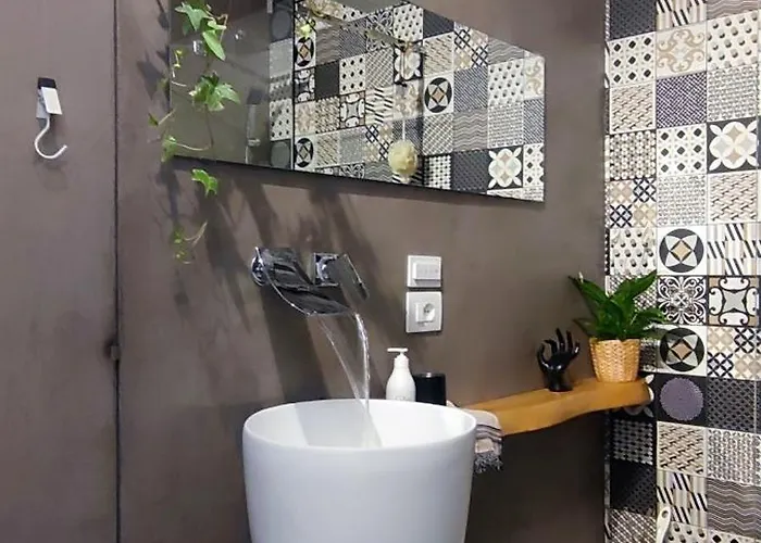 Behind Duomo - Design In Centro Con Parcheggio Disponibile شقة