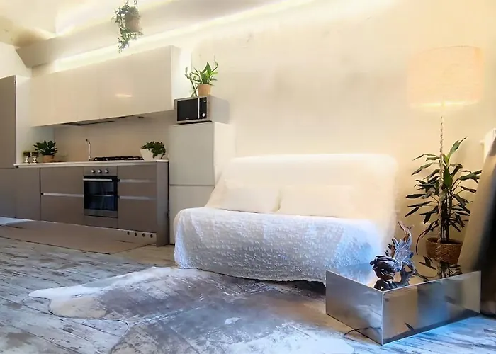 شقة Behind Duomo - Design In Centro Con Parcheggio Disponibile *