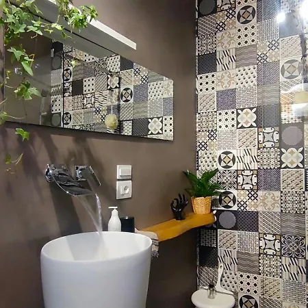 Behind Duomo - Design In Centro Con Parcheggio Disponibile *